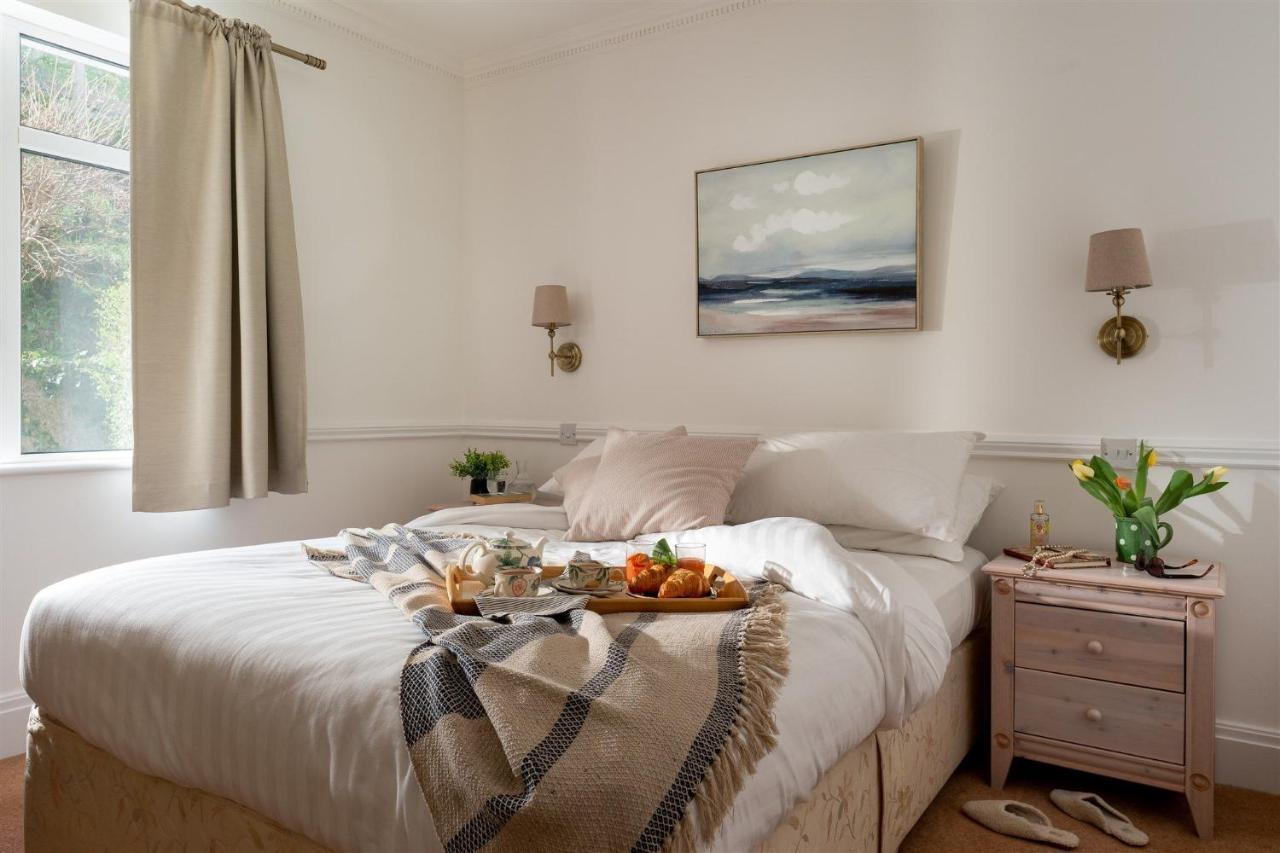 Uphigh - Elevated Family Home With Stunning River Views Dartmouth Luaran gambar