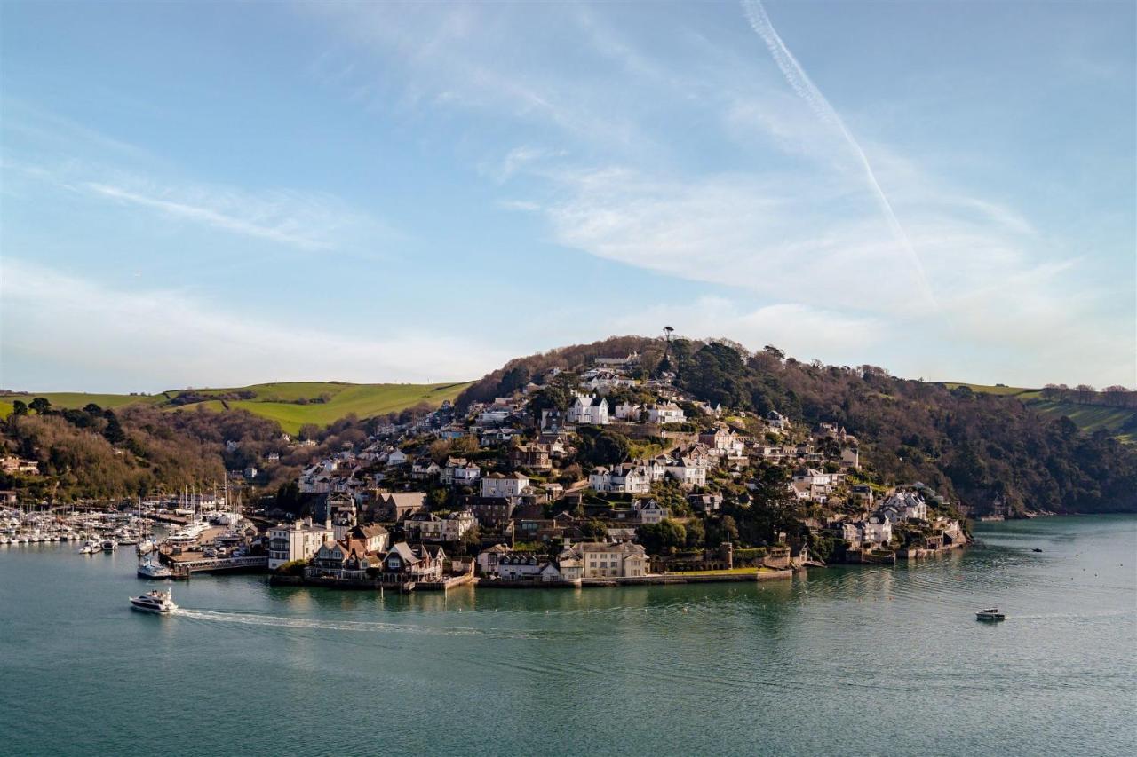 Uphigh - Elevated Family Home With Stunning River Views Dartmouth Luaran gambar