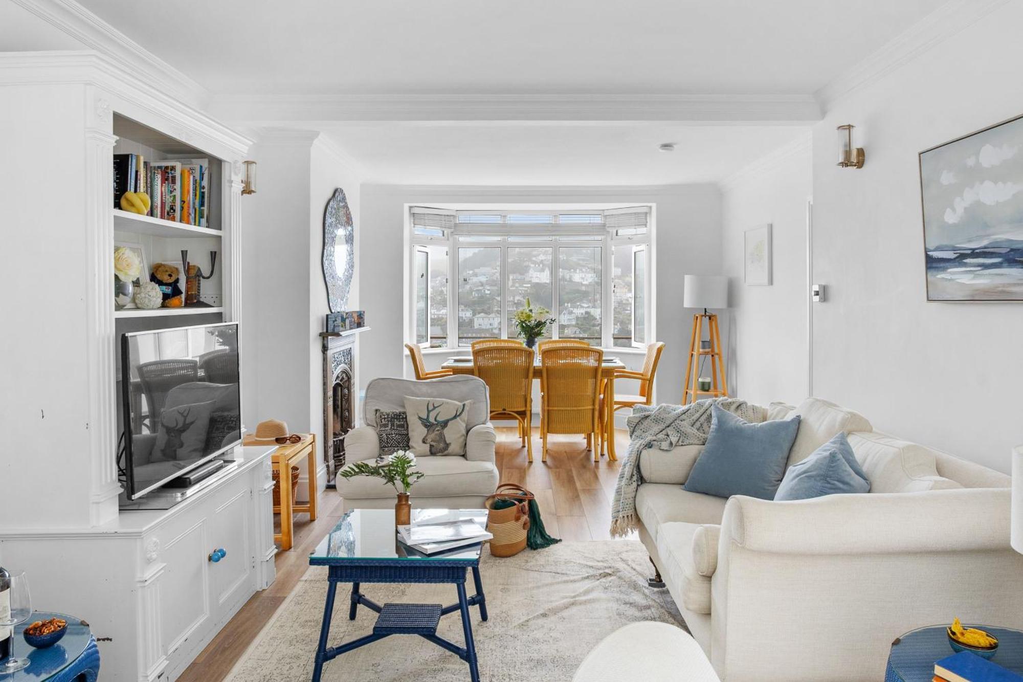 Uphigh - Elevated Family Home With Stunning River Views Dartmouth Luaran gambar